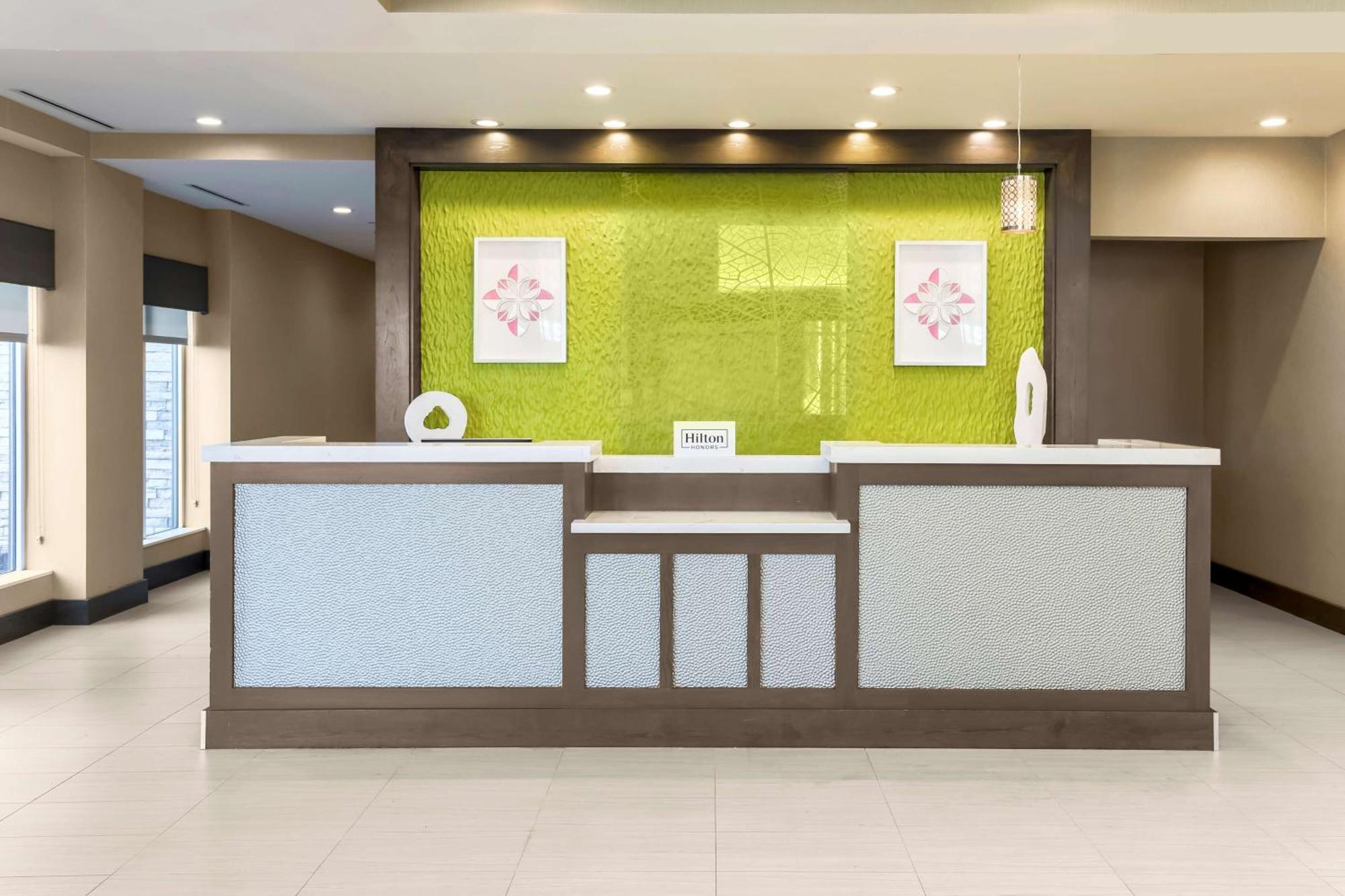Hilton Garden Inn Ardmore Exterior photo